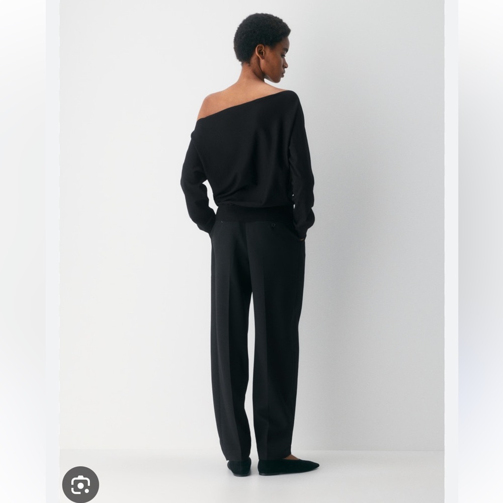 Aritzia Babaton Inspiration Sweater - Black - Picture 2 of 9